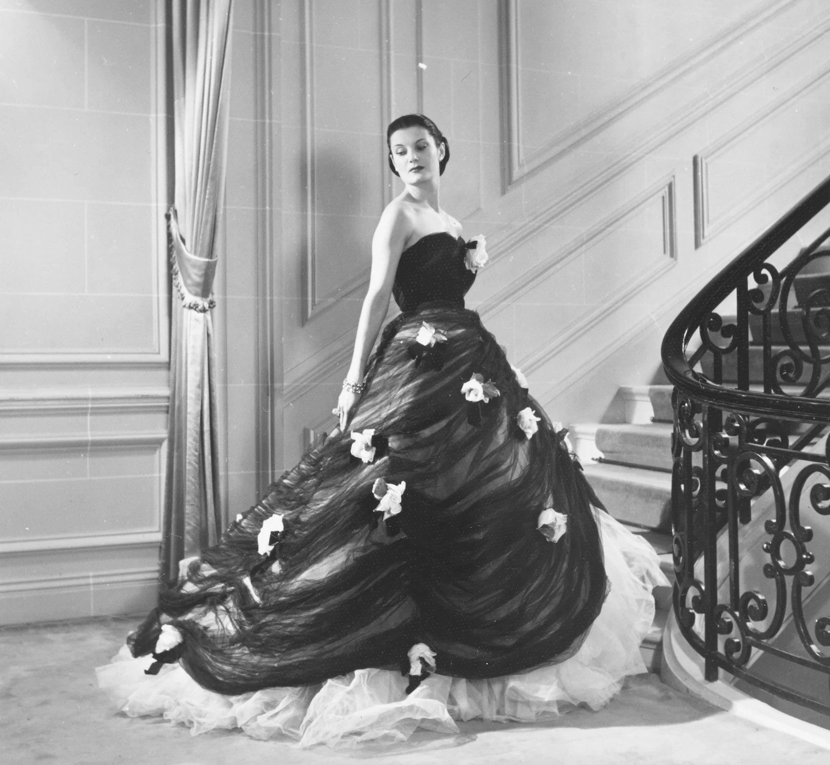 Models on the staircase | La Galerie Dior