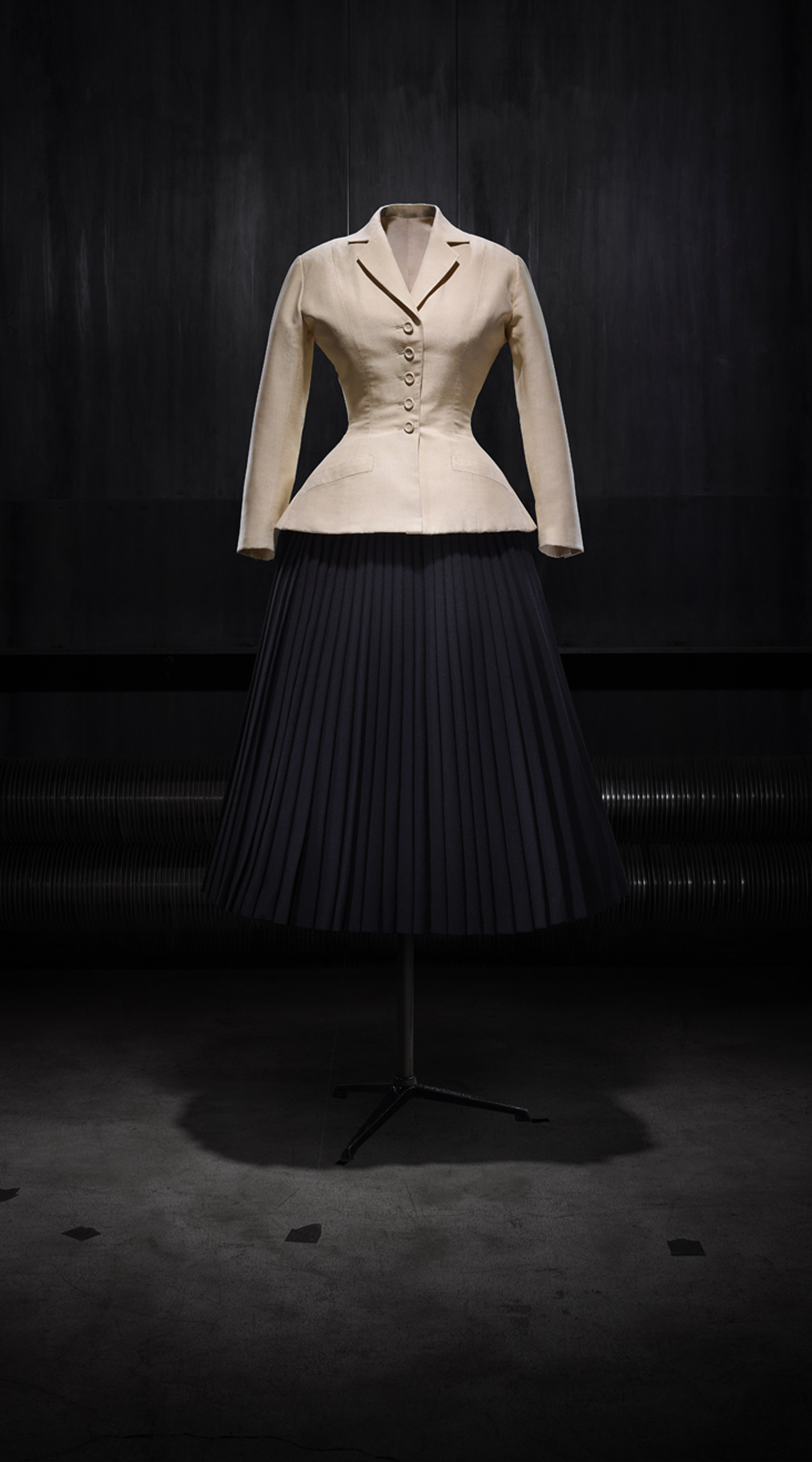 How Christian Dior's Collections Embodies 5 Elements of Fashion