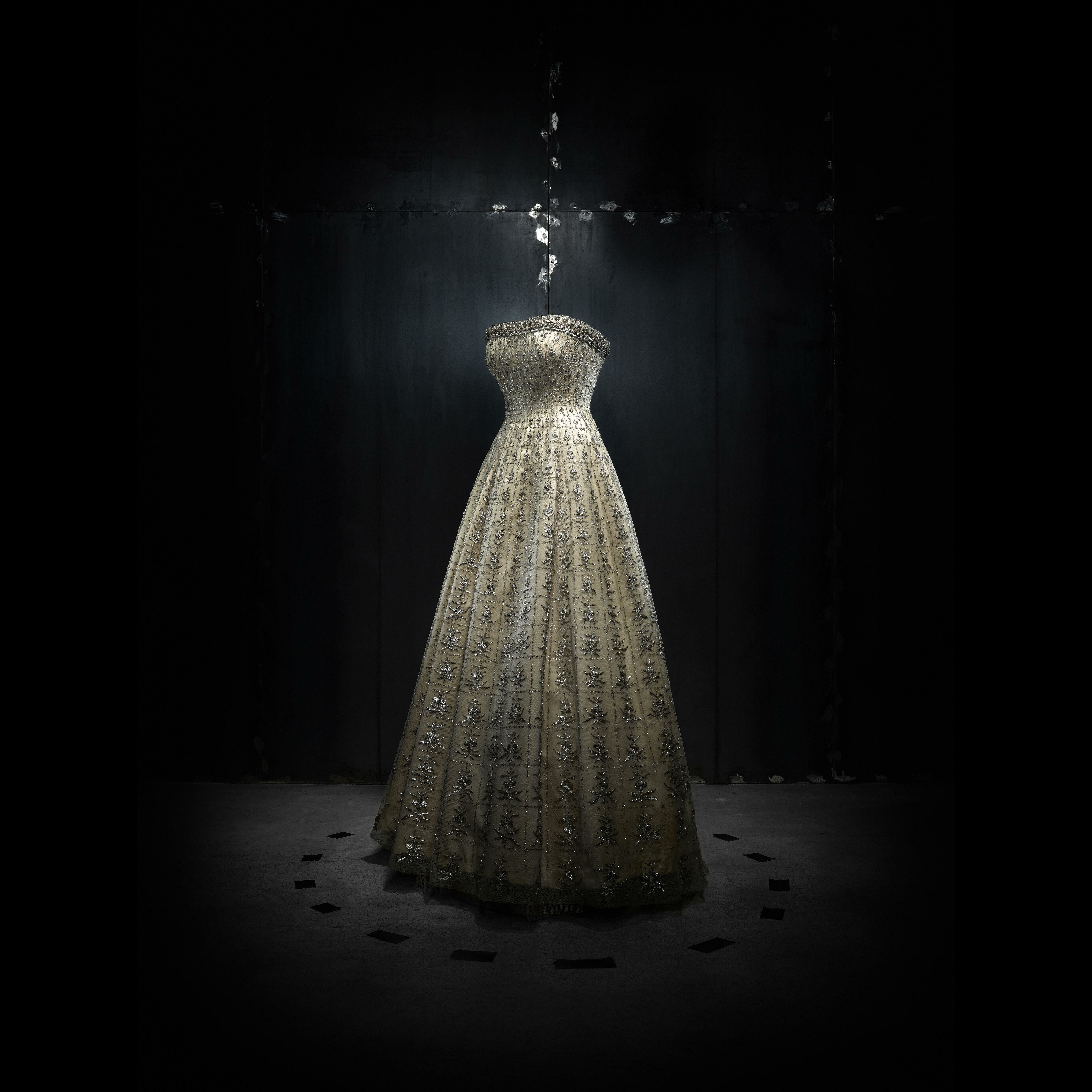 Soirée brillante, Haute Couture Fall-Winter 1955, Y line